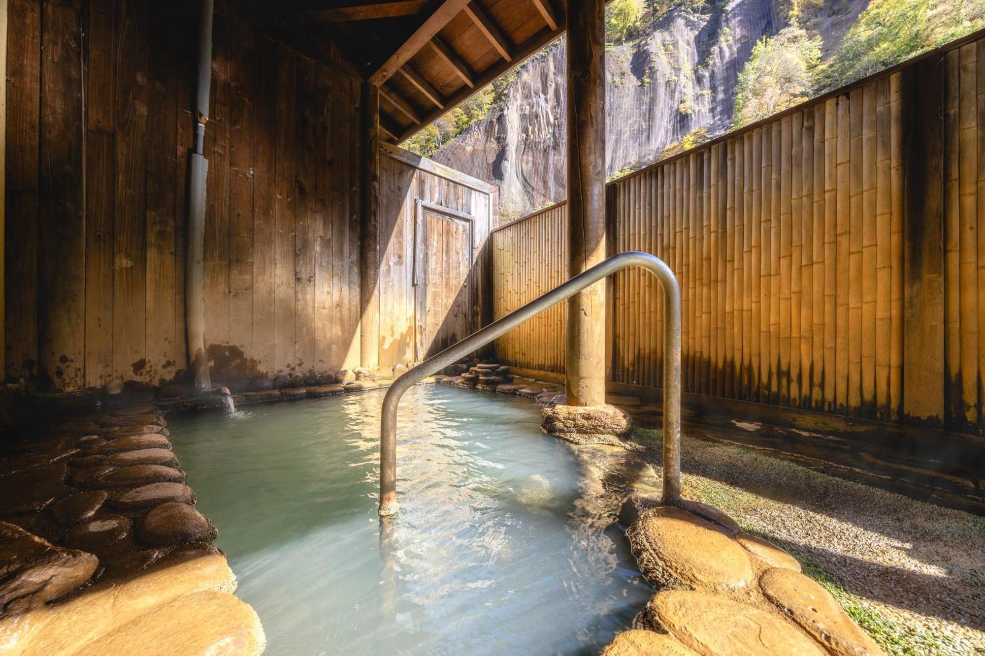 Shikishimaso Hotel Higashikawa Bagian luar foto